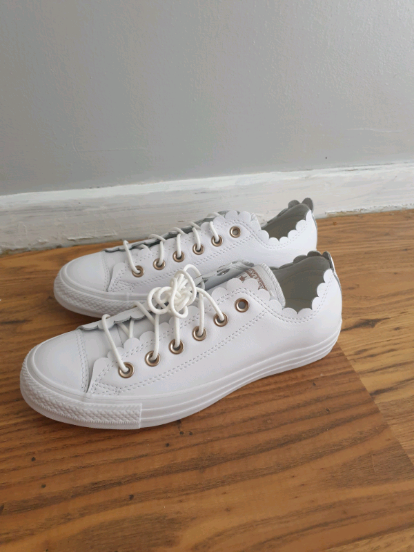 ladies white leather converse size 6